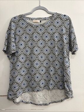 Fighting Eel Blue and Black Geometric Short-Sleeve Top